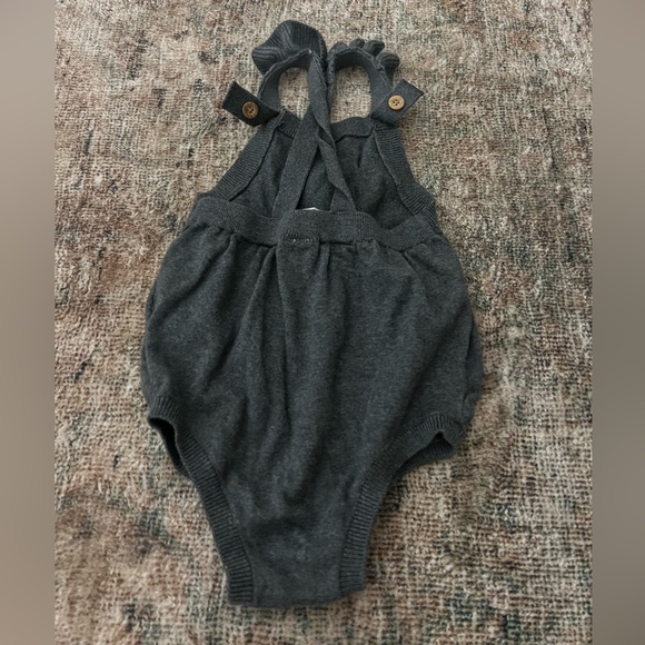 4/$20 Carter’s Gray Romper 24 Months - Picture 2 of 2